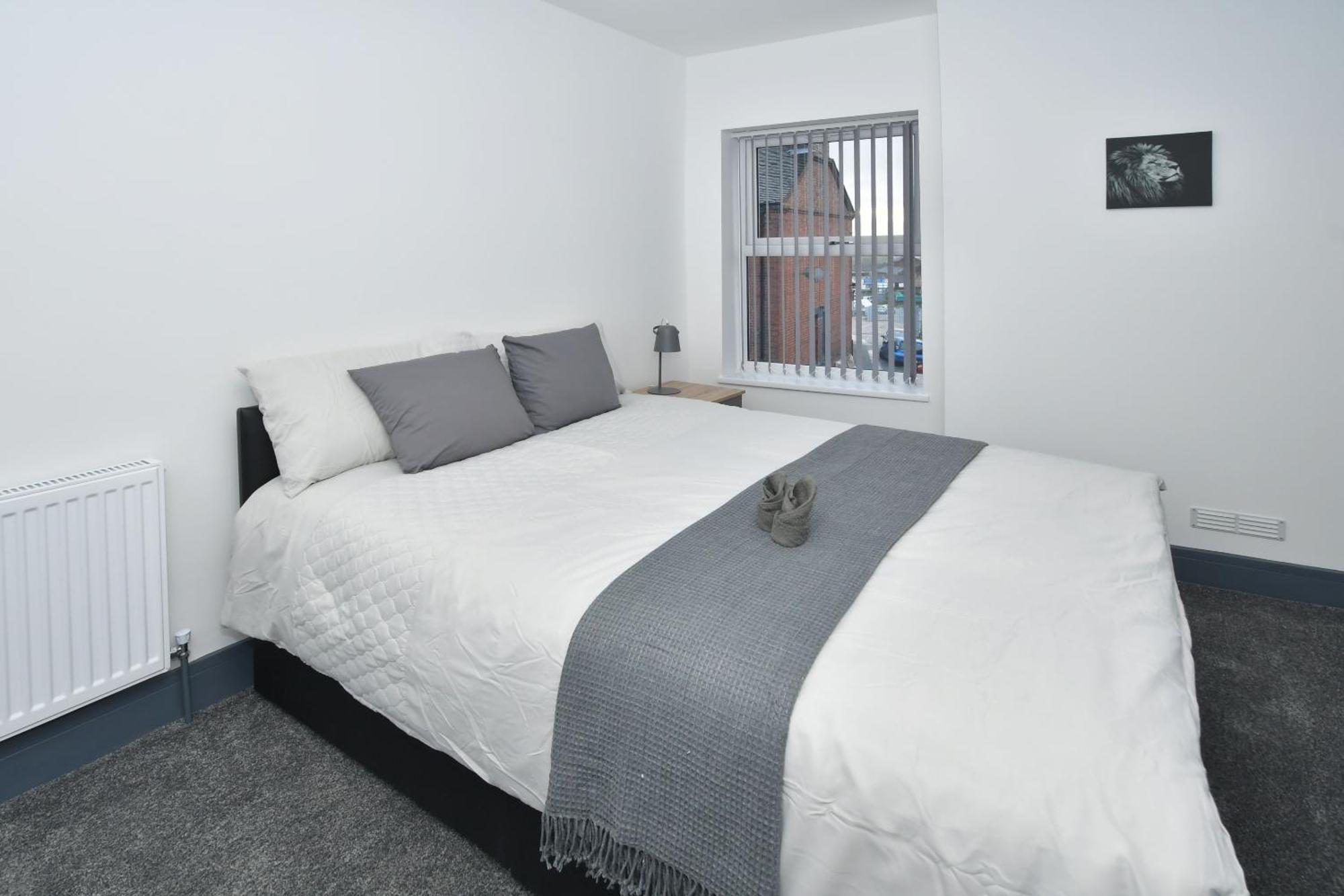 Townhouse @ 24 Brunswick Place Stoke Etruria Exterior photo